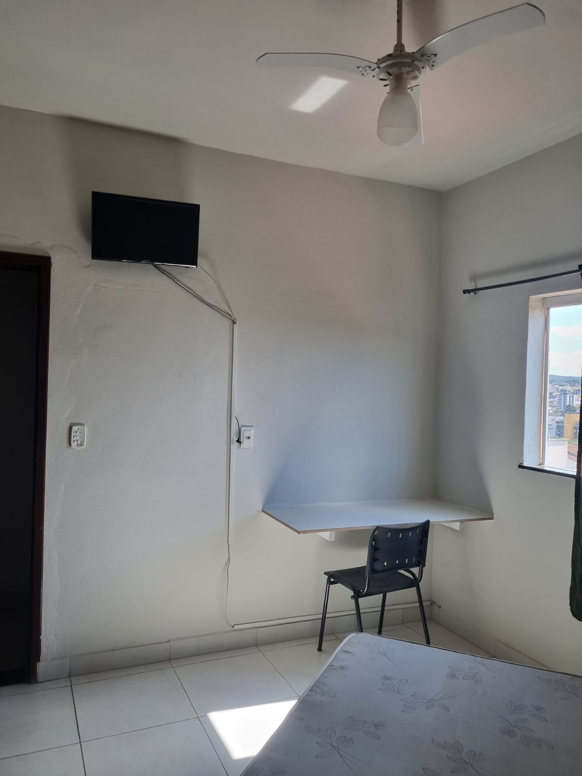 Miniatura flat 3 - quarto com TV